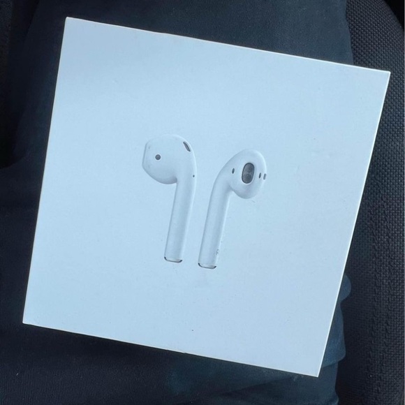 AirPod 2nd generation chargering case